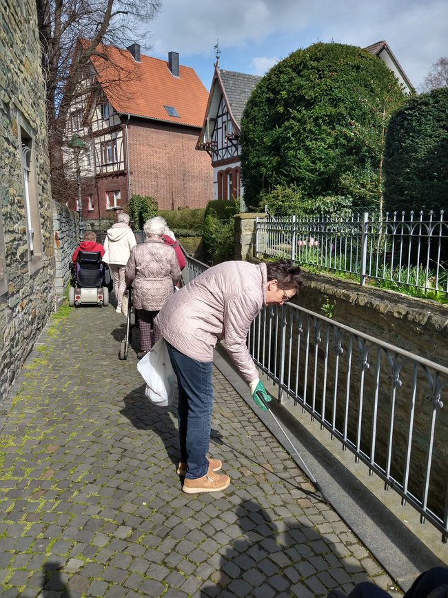 Auch am Kützelbach findet sich Müll.