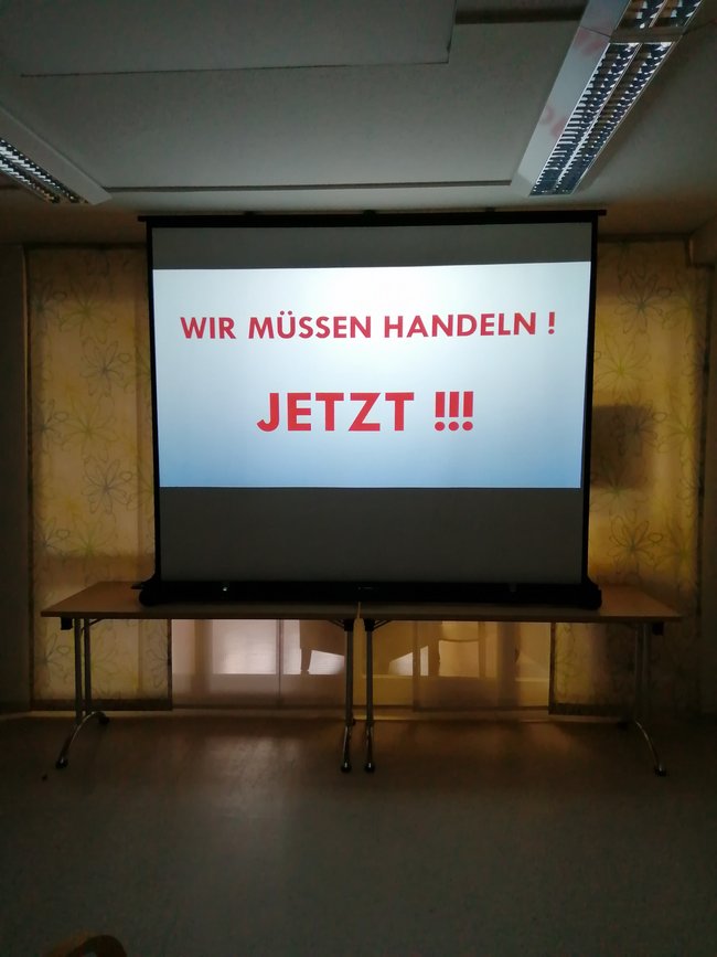 Die Bildershow erklärte den Klimawandel und welche Möglichkeiten es für den Klimaschutz gibt.